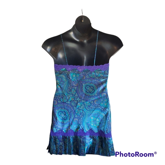 Vintage Victoria's Secret Gold Label Satin Fillagree Nightgown Size P (small) - Picture 3 of 4